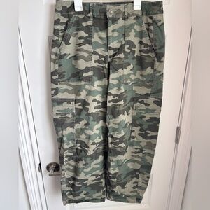Universal Thread Camo Cargo Pants